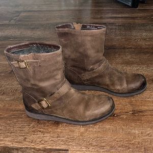 Clarks Women's Minx Trish boots mid calf black leather Faux Fur Lining NWOT 10